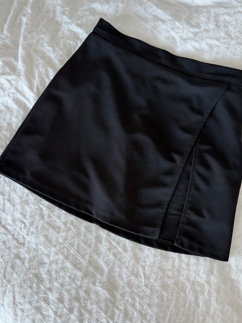 SHEIN Black Mini Skirt with Front Slit Detail